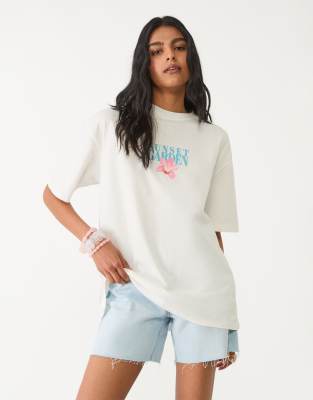 Stradivarius - Oversize-T-Shirt aus schwerer Baumwolle in Ecru mit Bärendruck-Neutral