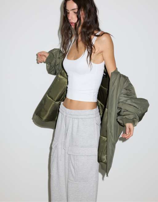 Stradivarius oversized bomberjakke i khaki, 2 af 7