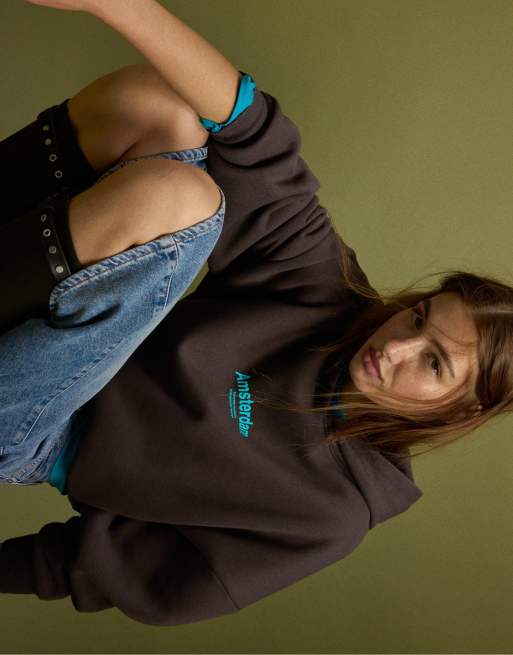 Stradivarius Oversized graphic sweatshirt in brown, 2 of 7