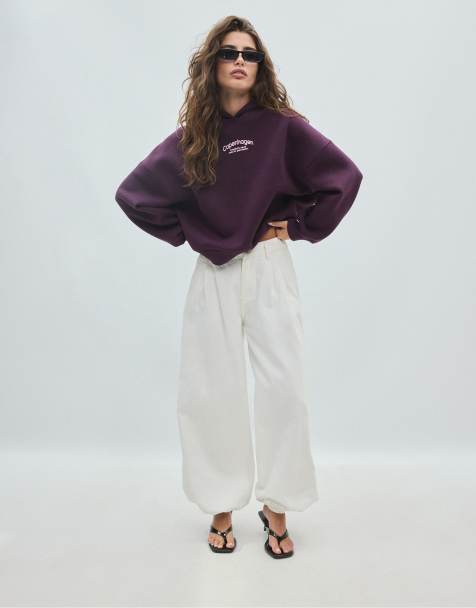 Stradivarius Oversized graphic sweatshirt in purple - view 1