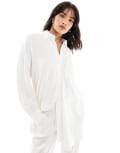 [Stradivarius] Stradivarius oversized linen mix shirt in white XS WHITE