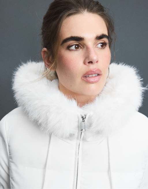 Stradivarius Padded jacket with belt and hood in ecru, 4 of 7