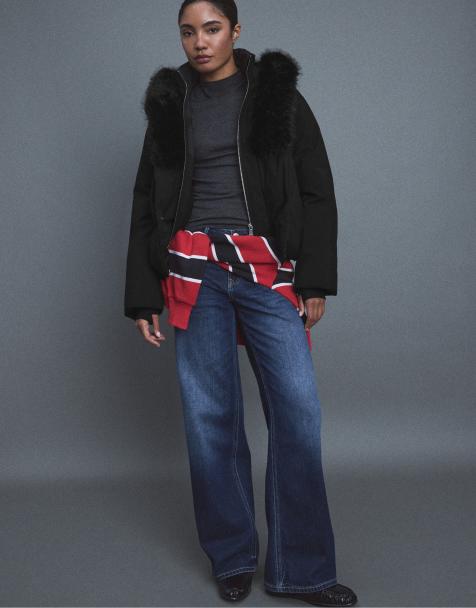 Stradivarius Padded jacket with hood and faux fur in black - view 1