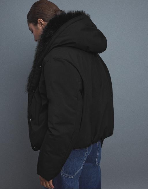 Stradivarius Padded jacket with hood and faux fur in black, 3 of 7