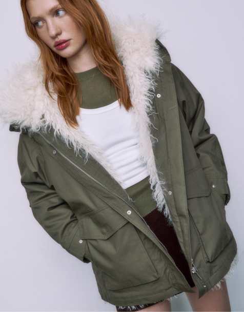 Stradivarius Padded parka with long faux fur lining in olive green - view 1
