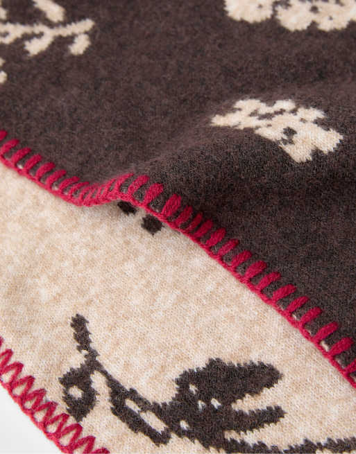 Stradivarius paisleymönstrad trekantsscarf i brunt, 4 av 4