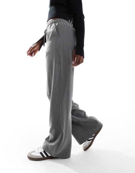 Stradivarius - Pantalon à fines rayures à enfiler - Gris, 2 de 5