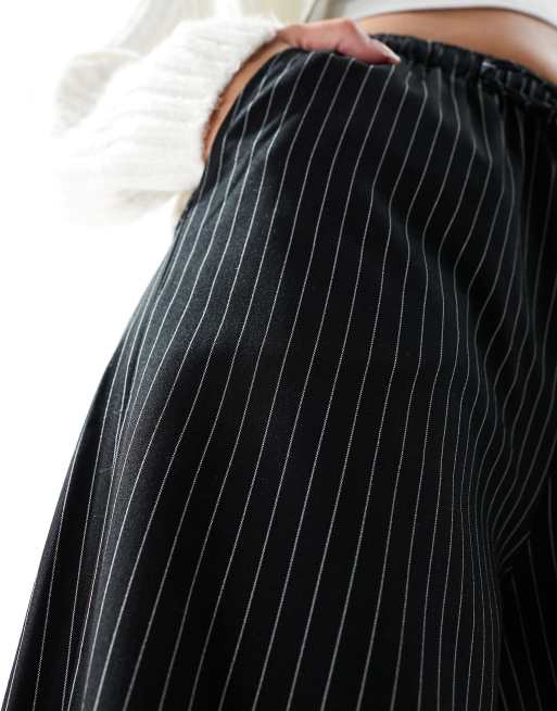 Stradivarius - Pantalon ajusté à enfiler - Noir à fines rayures, 4 de 5
