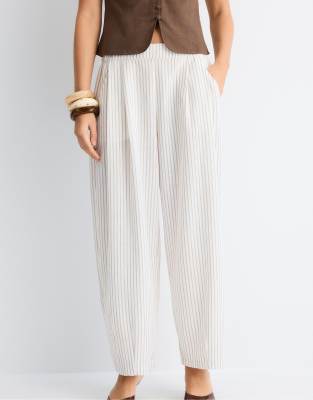 Stradivarius - Pantalon bouffant fluide à rayures - Taupe-Blanc