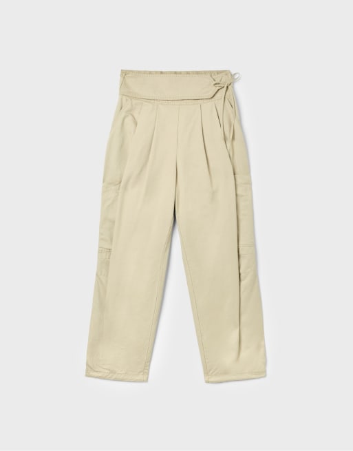 Stradivarius pantalon cargo avec détail à la taille beige, 6 de 7