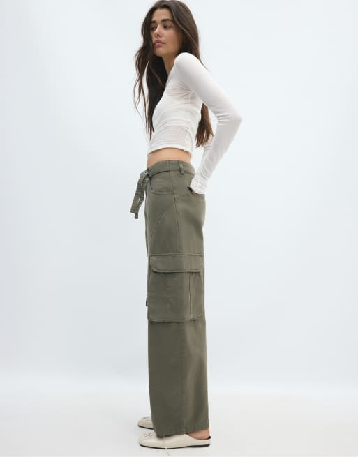 Stradivarius pantalon cargo barrel kaki, 5 de 7