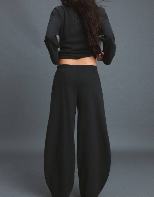 Stradivarius pantalon de jogging barrel doux au toucher en gris foncé, 3 de 7