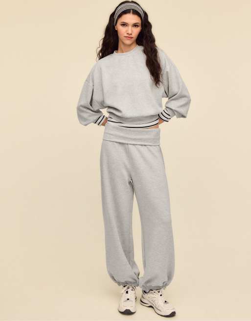 Stradivarius - Pantalon de jogging bouffant doux au toucher à taille rabattue - Gris chiné, 4 de 4