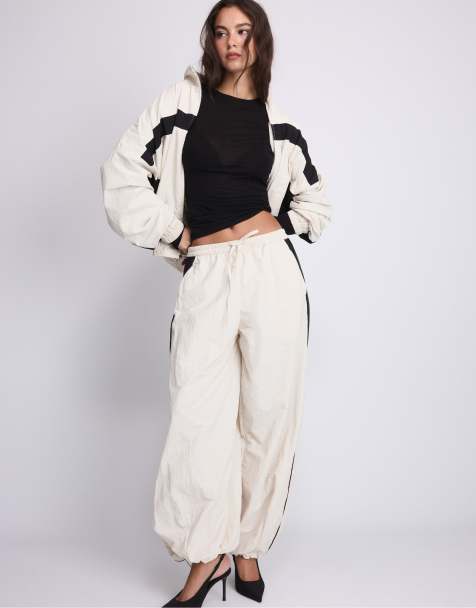 Stradivarius pantalon de jogging contrasté en écru - view 1