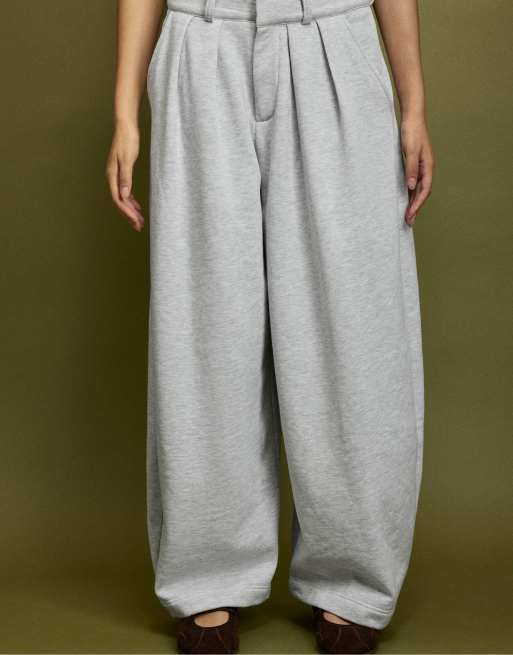 Stradivarius pantalon de jogging plissé volumineux gris, 2 de 7