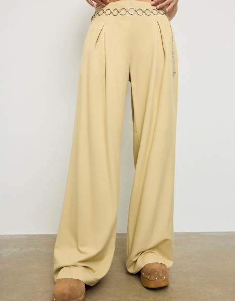 Stradivarius - Pantalon en satin à pinces avec chaîne - Jaune pastel - view 1