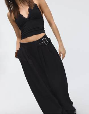 Stradivarius - Pantalon fluide avec boucle - Noir