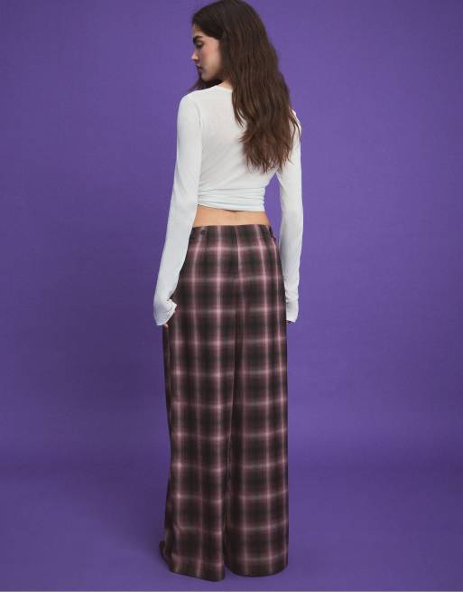 Stradivarius pantalon large à carreaux avec boutons ajustables violet, 3 de 7