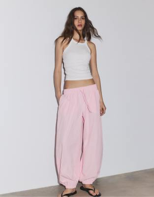 Pantalon parachute bouffant en tissu technique - Rose pastel 40
