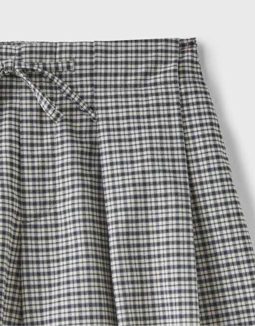 Stradivarius pantalon technique à carreaux avec détail de plis en noir, 7 de 7