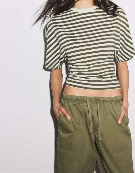 Stradivarius - Pantaloncini bermuda vestibilità comoda in popeline color kaki, 4 di 4