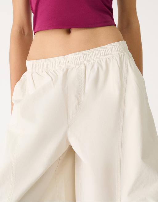 Stradivarius - Pantaloni a cilindro color vaniglia con cuciture a vista, 4 di 4