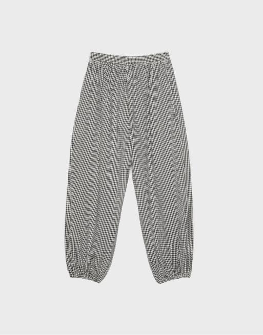 Stradivarius - Pantaloni a palloncino écru a quadri, 7 di 7