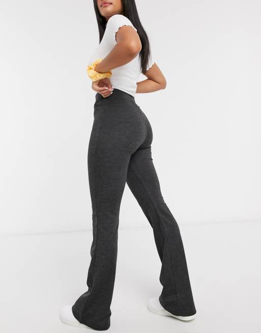 Stradivarius - Pantaloni a zampa in jersey grigi