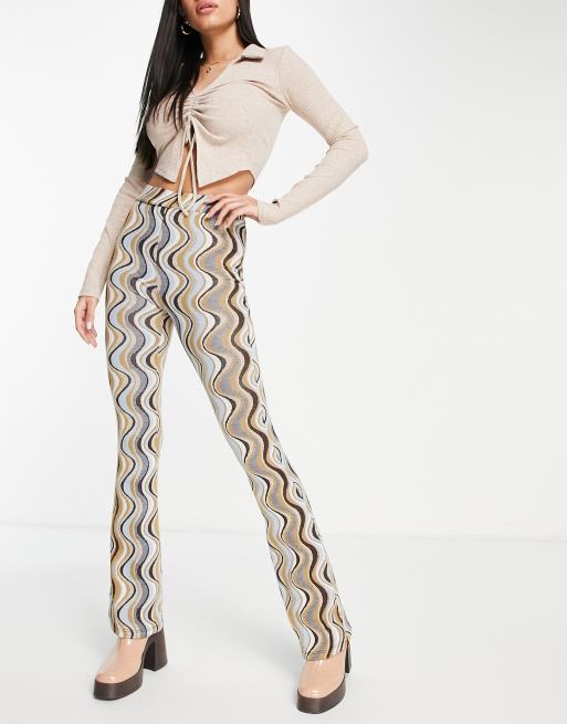 Stradivarius - Pantaloni a zampa jacquard con stampa anni '70 in coordinato