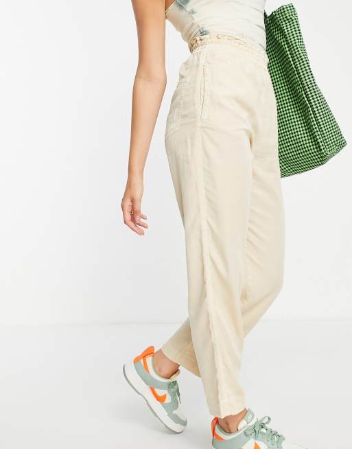Stradivarius - Pantaloni beige comodi con vita elasticizzata