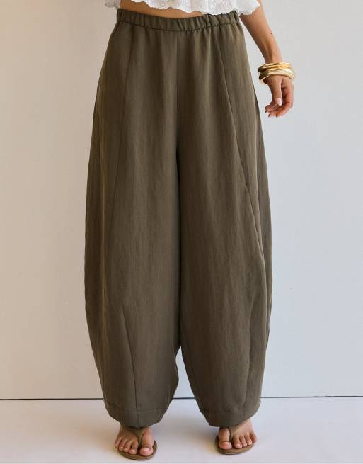 Stradivarius - Pantaloni cilindrici in misto lyocell kaki, 2 di 4