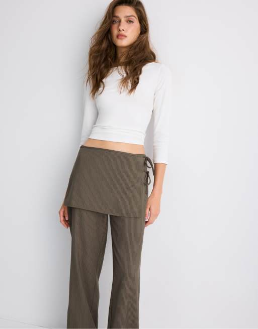 Stradivarius pantaloni dritti a righe con sovrapposizione effetto gonna color kaki, 5 di 7
