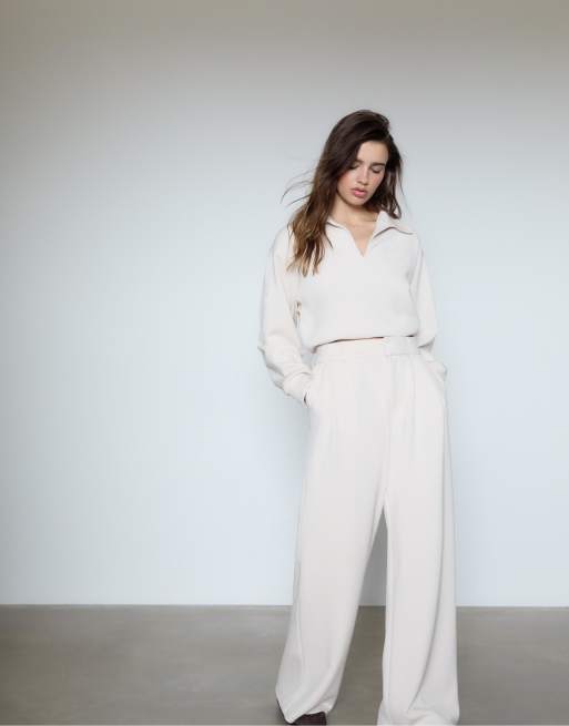Stradivarius - Pantaloni eleganti color pietra morbidi al tatto