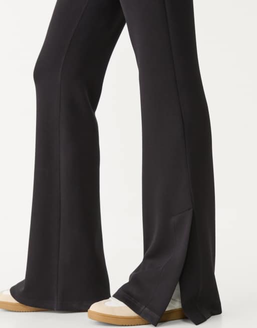 Stradivarius - Pantaloni neri a zampa morbidi al tatto, 3 di 4