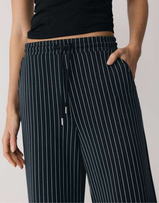 Stradivarius - Pantaloni palazzo grigio scuro morbidi al tatto, 4 di 7