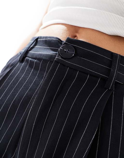 Stradivarius - Pantaloni sartoriali con fondo ampio blu navy gessati , 3 di 5
