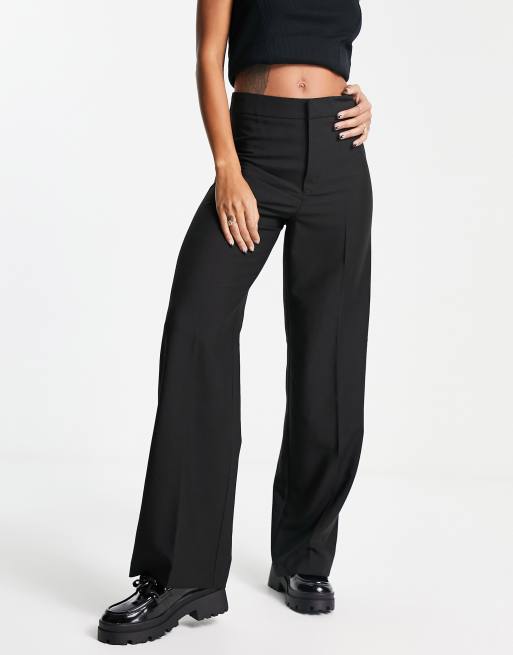 Stradivarius - Pantaloni sartoriali con piega sul davanti neri 