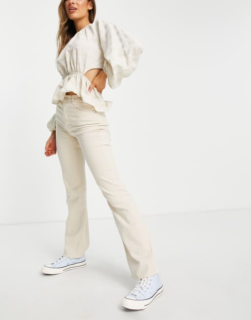Stradivarius - Pantaloni slim a zampa color pietra con spacchi sul lato