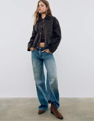 Stradivarius - Parka courte cirée contrastante - Marron-Brown