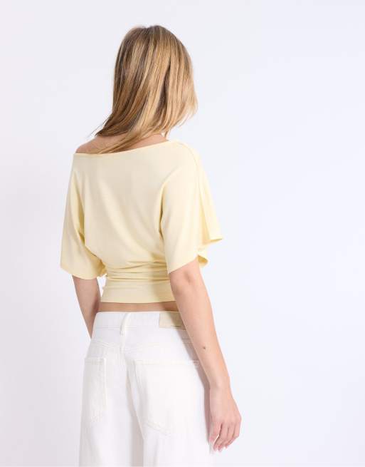 Stradivarius - Pastelgul T-shirt med bådudskæring og korte ærmer, 4 af 4
