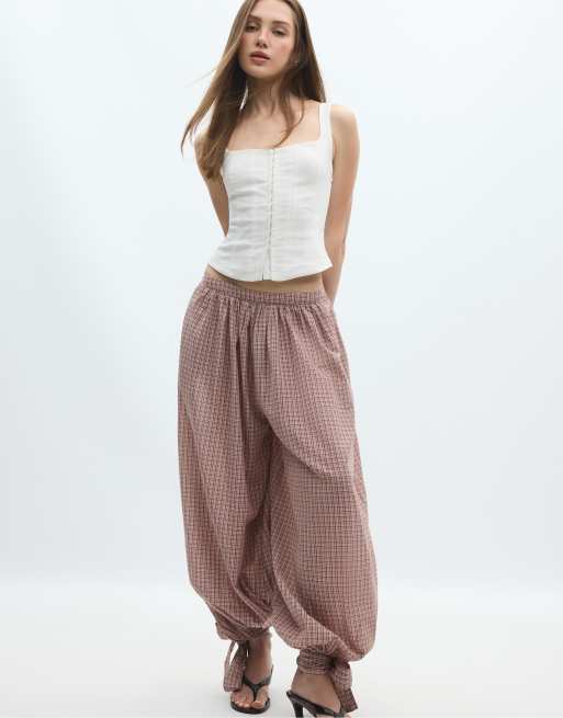 Stradivarius - Pastellyserøde bukser med volumen og tern, 4 af 4