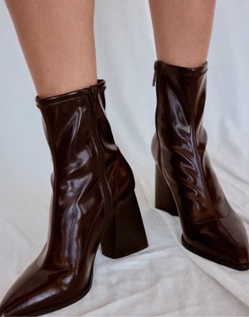 Stradivarius Patent-effect heeled ankle boots in burgundy, 2 of 6