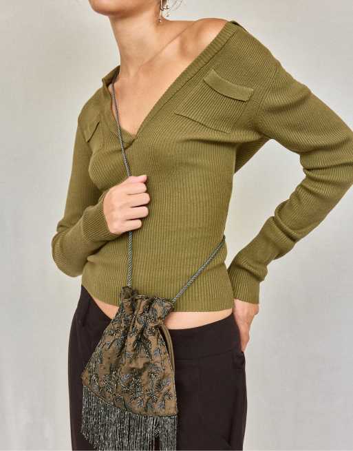 Stradivarius perlenbesetzte Umhängetasche mit Fransen in Khaki, 3 von 4