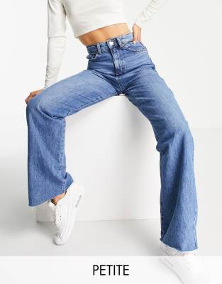 Stradivarius Petite 90s dad jean in medium blue | ASOS