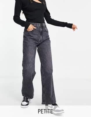 Stradivarius Petite Wide Leg Dad Jean in Black