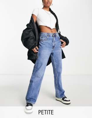 Stradivarius Petite 90s dad jeans in medium blue | ASOS