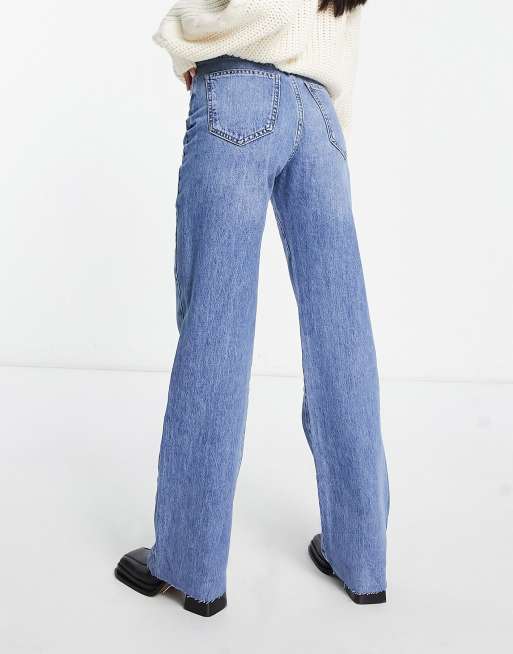 Stradivarius Petite 90s dad jeans in medium blue 