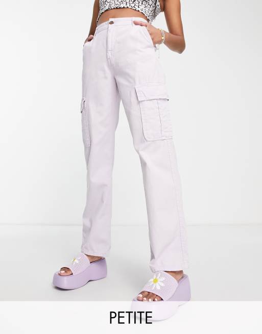 Stradivarius Petite - Cargobroek met rechte pijpen in lila met wassing