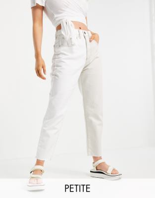 STRADIVARIUS PETITE CONTRAST TWO TONE SLIM MOM JEAN IN ECRU-WHITE