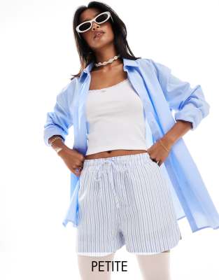 Petite cotton pull on short in blue stripe